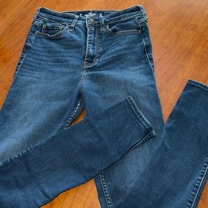 Hollister jeans size 3R. Broken in just right!